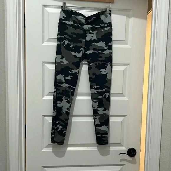Mono b camo leggings - Picture 1 of 7